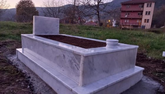 Beyaz Mermer Mezar